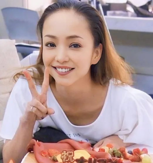 安室奈美恵の現在の収入は今いくら？歌唱印税と資産30億説